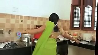amature husband and wife fuckin in kitchen