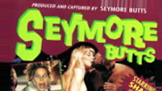 Seamore Butts szaleje w gorącej scenie analnej z motywem golenia.