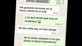 El sexting de whatsapp lleva a un orgasmo y sexo ardiente con un teléfono.