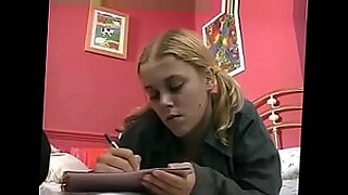 브라질 미녀 레리사의 감각적인 야생적인 섹스 장면.