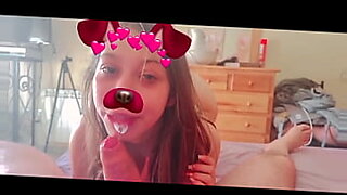 Les filtres SnapTalk améliorent l'érotisme du sexe oral amateur.