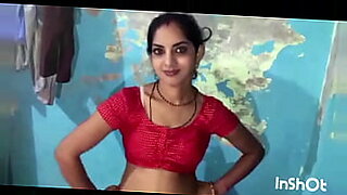 Vídeos apaixonados de masturbação com as mãos indianas.