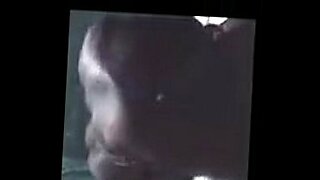 Robbins và Mweruka là hai ngôi sao trong một video khiêu dâm nóng bỏng.