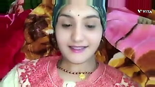 Ein indisches All-in-One-Pornovideo für Teenager auf Hindi.