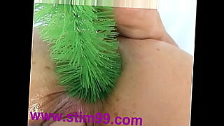 girls webcam brush