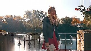 russian girl pisses on the street