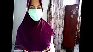 ml dengan jilbab mulus