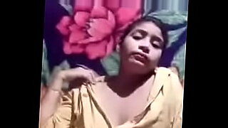 Chica bangladeshí provoca en una llamada de sexo de la OMI