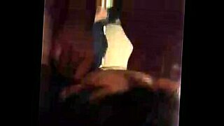 Xeso Cortoが官能的なダンスを披露するソロのアダルトビデオ。