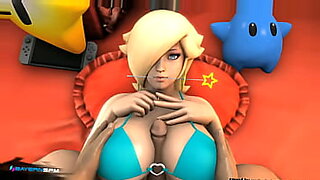 Rosalina Ayami zeigt verführerische Dessous