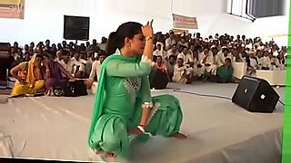 Fiza Choudhary mostra le sue doti in un video hot.