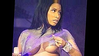 La cinta de sexo Hot Limpopo de la reina Minaj presenta una intensa acción en la habitación.