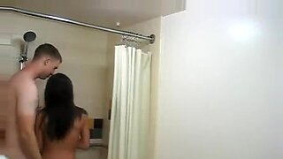 Seorang gadis impian bergabung dengan Hot shower, selesai liar.