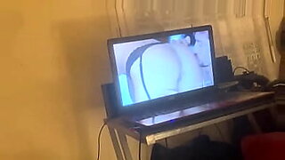 Video porno bertema Korea dengan kandungan yang eksplisit.