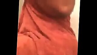 Leidenschaftlicher Sex mit der sinnlichen Rachita Rama, aufgenommen auf Video.