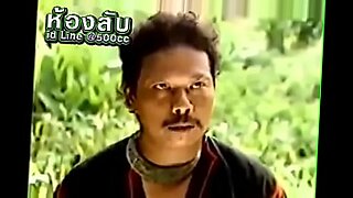 Una lunga storia di sesso thailandese si svolge in un film bollente.