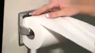 girl making pee
