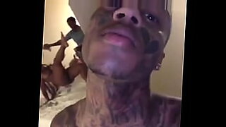 Momen intim seorang seniman hip-hop terekam dalam rakaman seks yang bocor.
