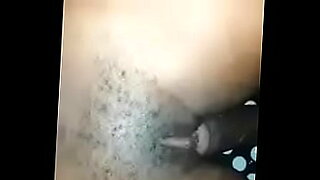热情的性爱录像带中,乌干达女人的屁股弹跳。