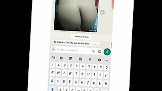 ホットなWhatsAppチャットがホットな電話セックスにつながる