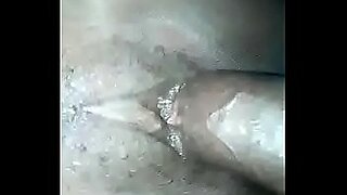 gujarati aunty sex saree removing milk from boobs in nighty