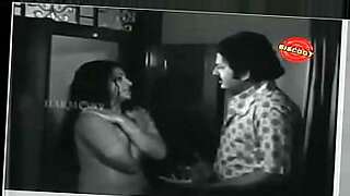 Zakar Riya Si Verma yang tidak disunat mencuri pertunjukan.