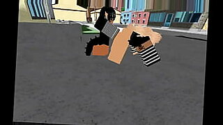 Roblox R63 वीडियो में गर्म और तीव्र यौन मुठभेड़ें शामिल हैं।