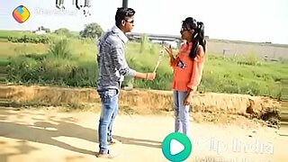 Aditya Cutie khoe những động tác quyến rũ và sự gợi cảm trong một video rõ ràng.