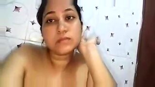 indian house wife and boy hidden camera