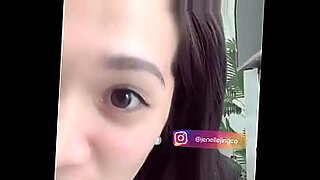 Cô gái trẻ Filipina Bata khoe kỹ năng chơi một mình trên Bigo.