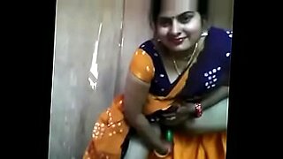 indian hindi mami k chubai