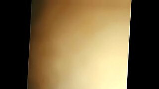 Jumeyda Wati's verleidelijke show met sensueel dansen