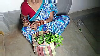 marathi saree aunty