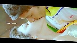 Kuszący występ Kajala Agarawala w gorącym filmie.