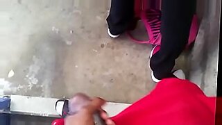 ebony lesbian and white girl tap out in fight