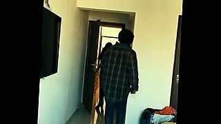 جمال هندي يستمتع بمتعة متشددة في فيديو xnxx..
